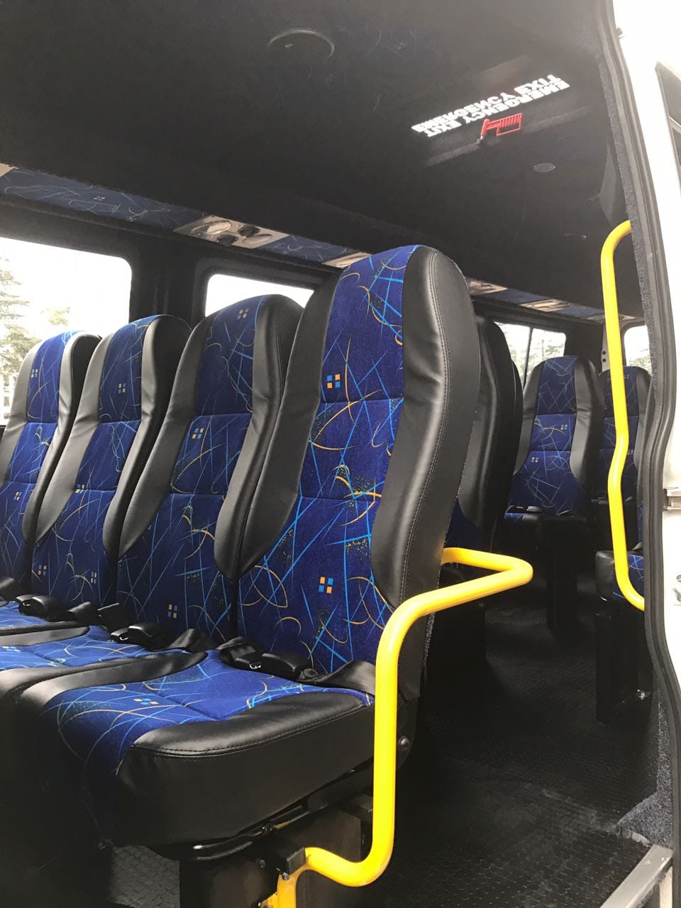 R9 Yutong Full Luxury 28 Seater Full Luxury